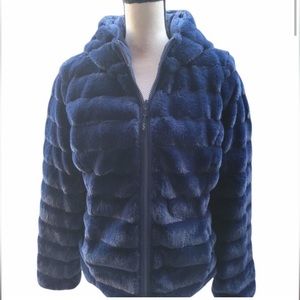 Reversible hooded jacket